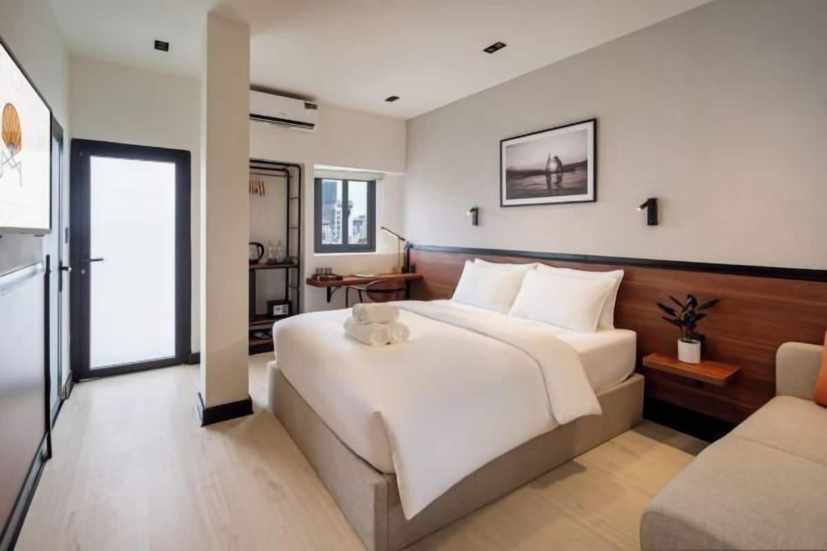 Caja de seguridad en la habitación, wifi gratis y ropa de cama