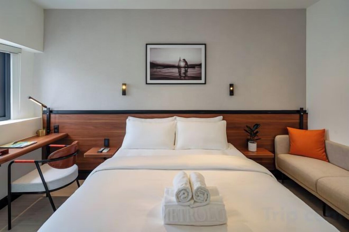 In-room safe, free WiFi, bed sheets