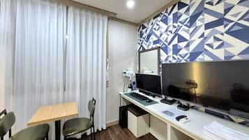 Business Room | Free WiFi, bed sheets