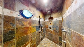 Shower, towels - Charming Townhouse,  Shared pool, Great Location (Port Aransas)