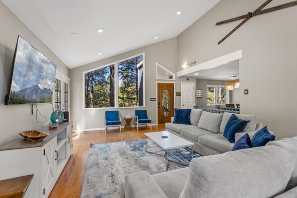 Smart TV, oficina y monitor de computadora 