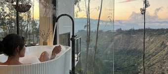 Beautiful tiny home with amazing view and hot tub