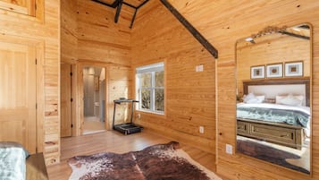5 soverom, skrivebord, reiseseng for barn og wi-fi (inkludert)