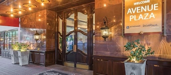 Relax & Enjoy the Relatively Quiet Garden District in this Cozy Studio Suite