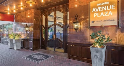 Relax & Enjoy the Relatively Quiet Garden District in this Cozy Studio Suite
