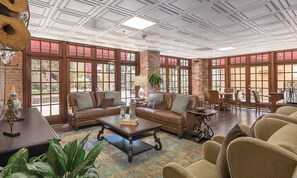 Interior - Relax & Enjoy the Relatively Quiet Garden District in this Cozy Studio Suite (New Orleans)