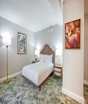 1 bedroom, in-room safe, iron/ironing board, WiFi