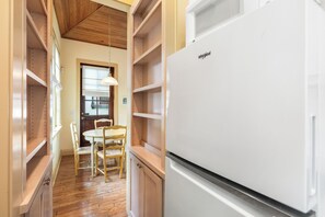 Interior - Big Thyme Carriage House - Close to dining and shopping! Access to 4 community pools! (Rosemary Beach)
