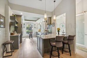 Fridge, microwave, oven, stovetop - Charming 3-Bedroom Home in Fernandina Beach - Perfect for Family Getaways! (Fernandina Beach)