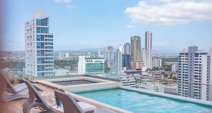 Apt 2 bedroom free parking and pool