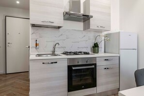 Fridge, oven, stovetop, toaster