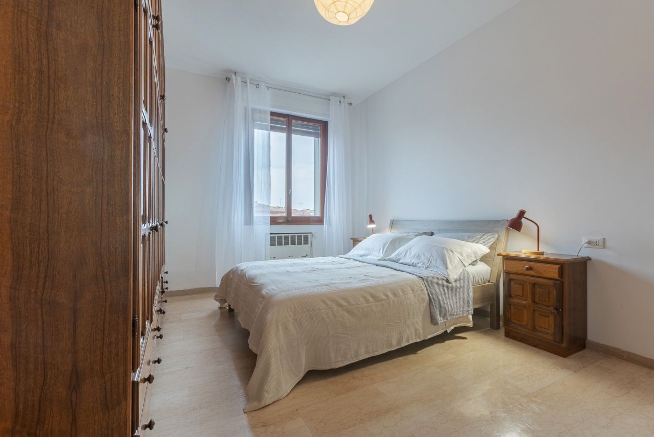 4 chambres, fer et planche à repasser, Wi-Fi, literie fournie