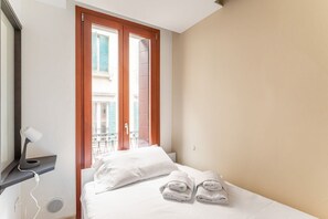 1 chambre, fer et planche à repasser, Wi-Fi, draps fournis