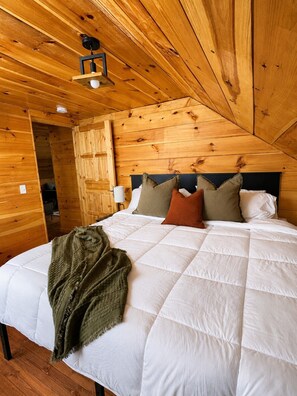 2 bedrooms, iron/ironing board, free WiFi, bed sheets - The MountainTop | Stratton & Mt Snow | Fire Pit (Stratton)