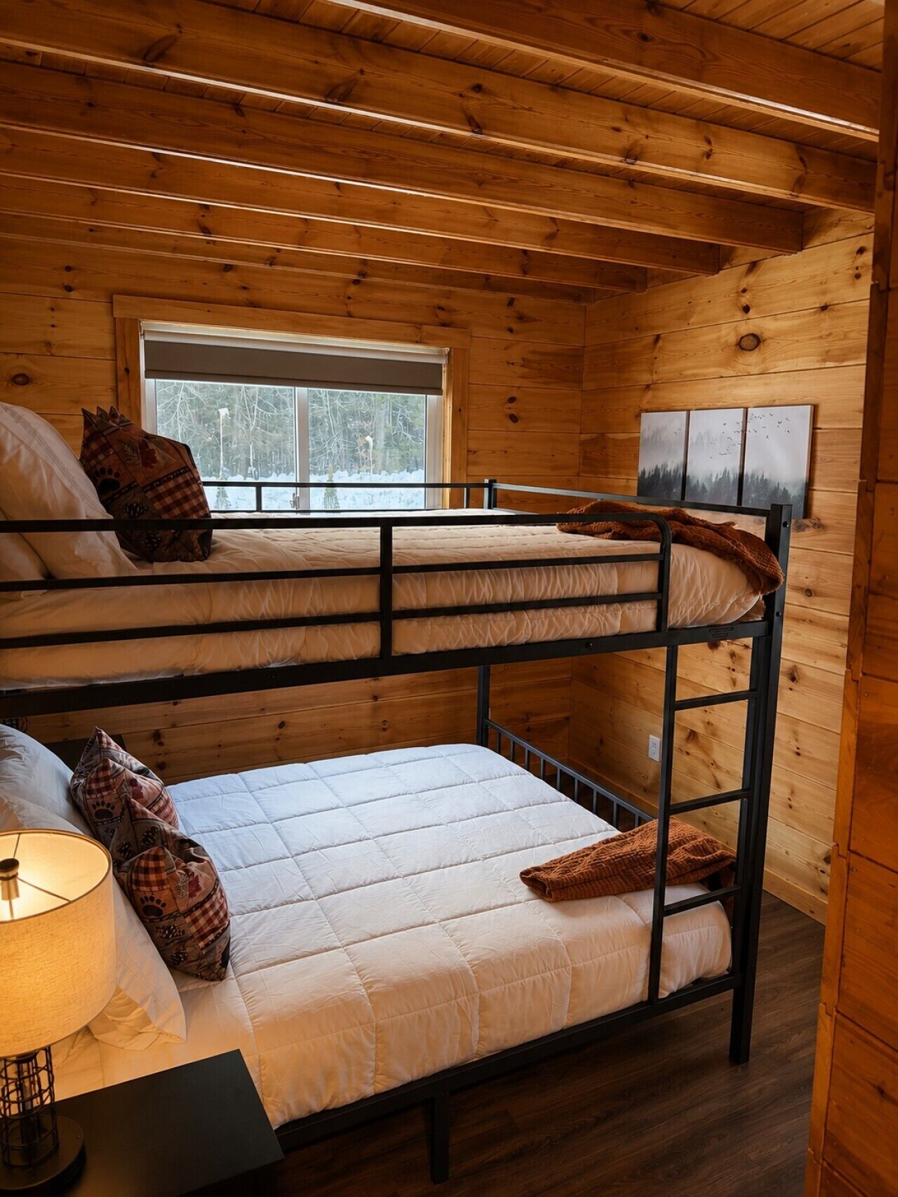 2 bedrooms, iron/ironing board, WiFi (free), bed sheets
