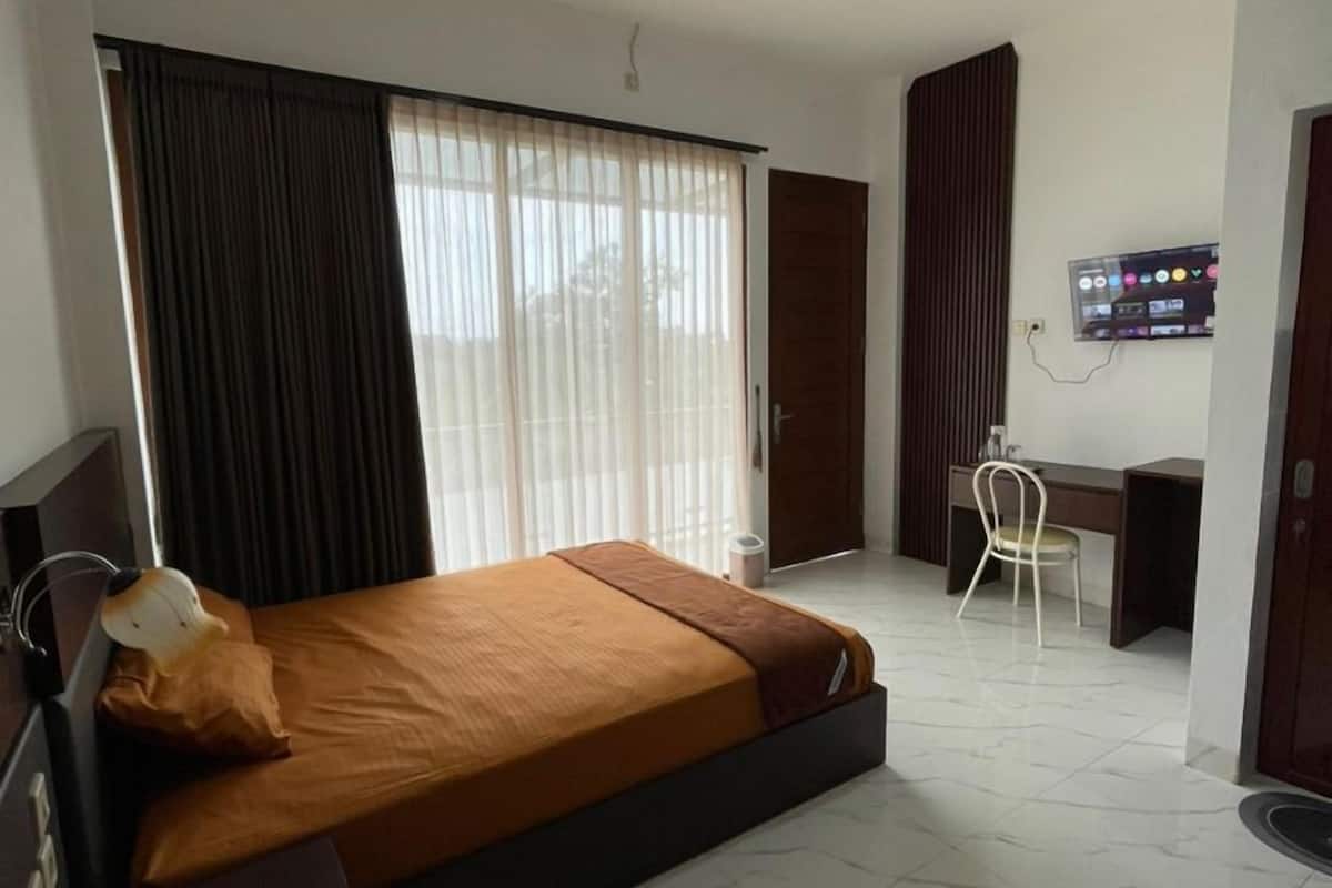 Standard Double Room, Balcony, Garden View | Wi-fi percuma 