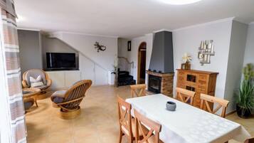 House, Multiple Bedrooms, Terrace | Dining