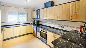 House, Multiple Bedrooms, Terrace | Private kitchen - Global Villa Luz del Sol 12858 (L'Ametlla de Mar)