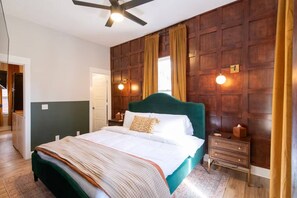 2 bedrooms, iron/ironing board, free WiFi, bed sheets - Timeless Stay Walk2 downtown fun (Omaha)