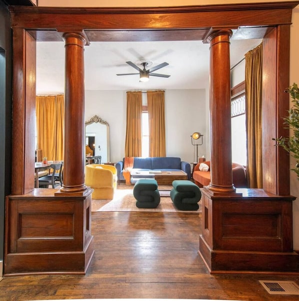 Smart TV, fireplace, video games, books