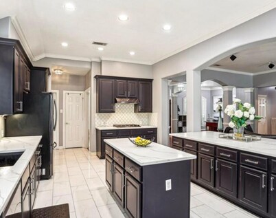 Spacious 4-bedroom house with AC, WiFi in peaceful Cypress