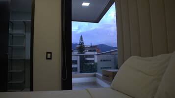 4 chambres, fer et planche Ă  repasser, Wi-Fi, draps fournis