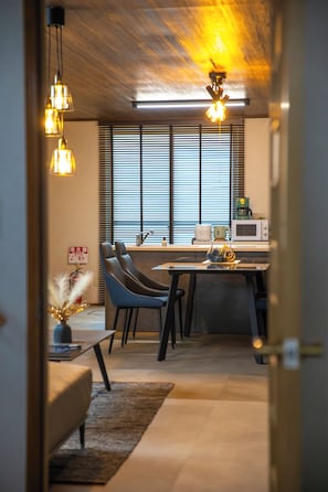 Fridge, microwave, stovetop, electric kettle