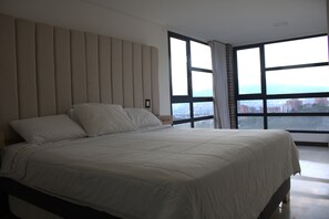 4 Schlafzimmer, Bügeleisen/Bügelbrett, WLAN, Bettwäsche