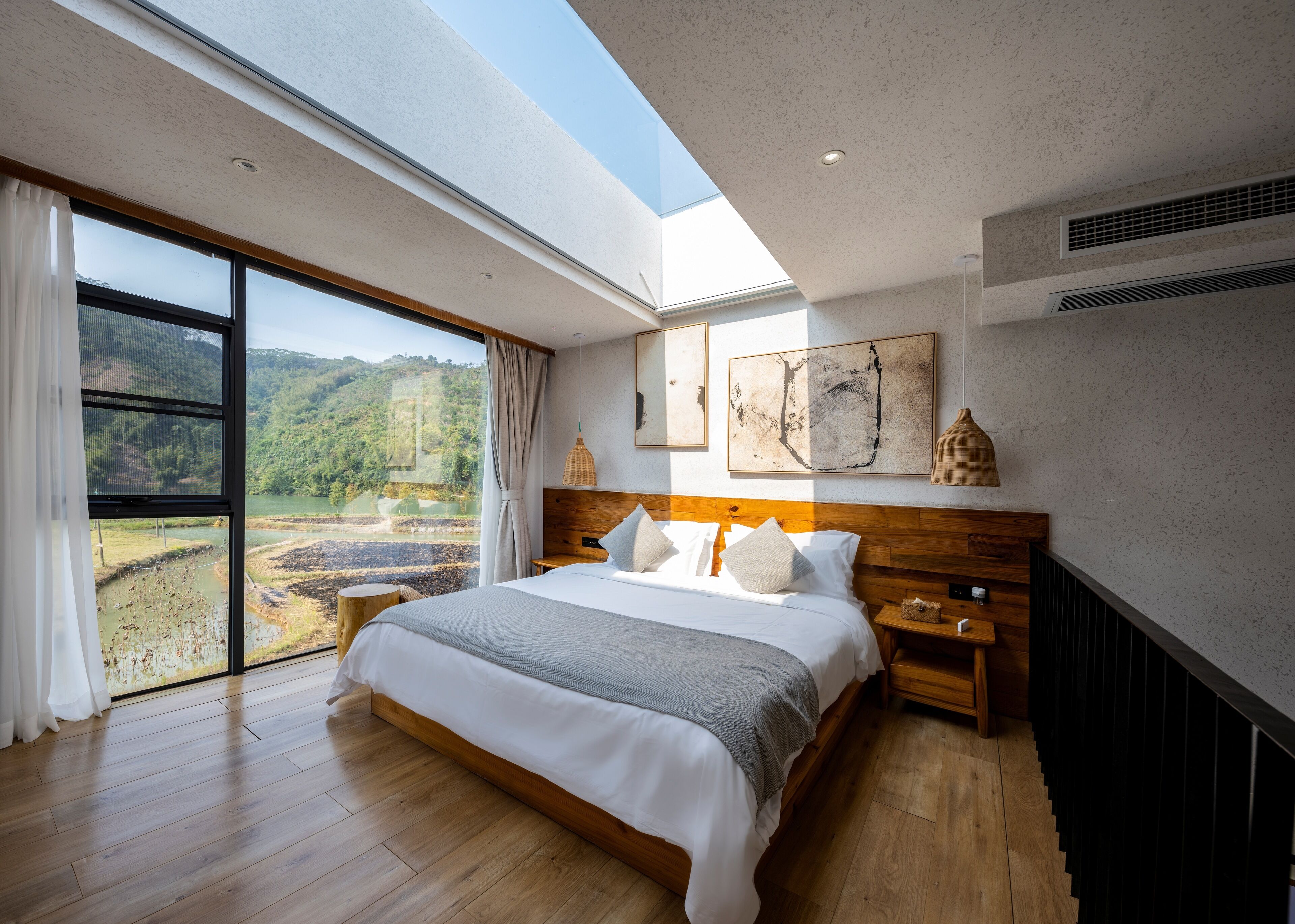 Cabaña clásica | Cortinas blackout, insonorización y tabla de planchar con plancha 