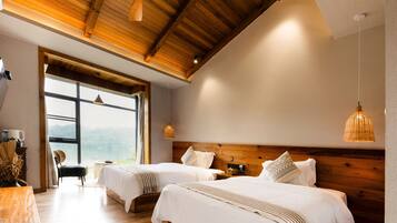 Superior Twin Room | Blackout drapes, soundproofing, iron/ironing board, free WiFi