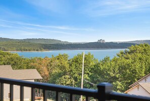 Property grounds - 2BD, Sleeps 8 Lake Condo, Resort Perks, Ticket/Golf Deals (Branson)
