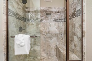 Shower, hair dryer, towels - 2BD, Sleeps 8 Lake Condo, Resort Perks, Ticket/Golf Deals (Branson)