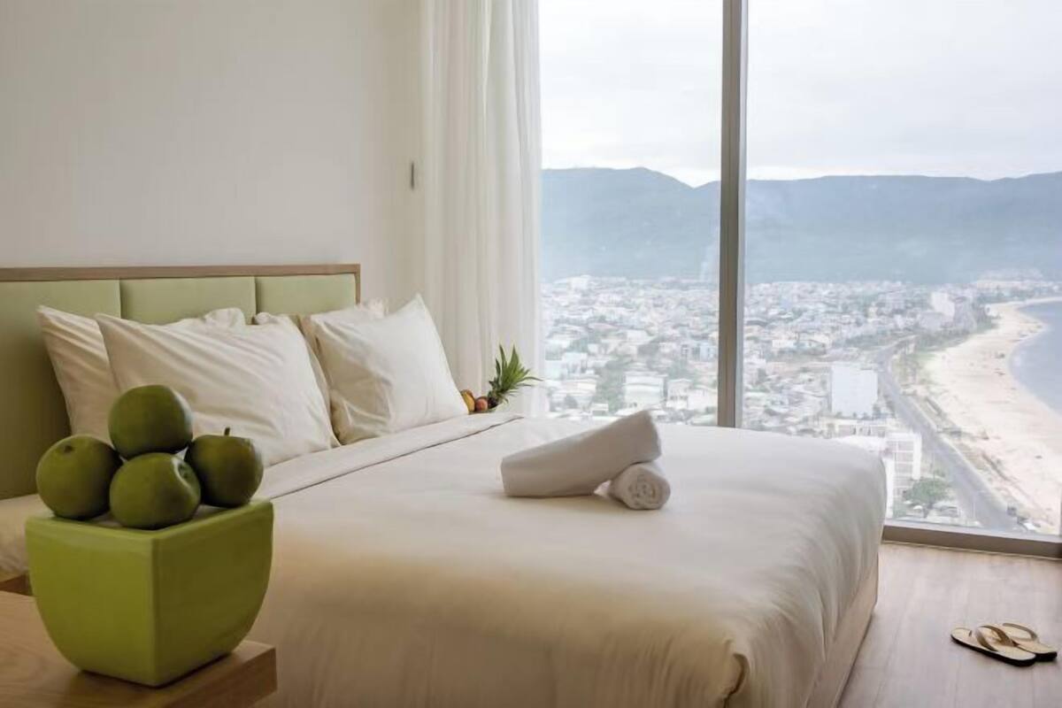 In-room safe, desk, blackout curtains, soundproofing
