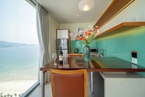 Business Apartment, Kitchen, Beach View - Sea and Sun Apartments (Da Nang)