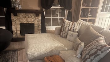 Smart TV, fireplace
