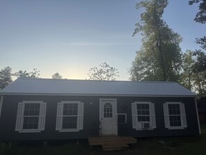 Exterior - Cozy cabin on Lake Seminole, the bass capital
Of the world! (Bainbridge)