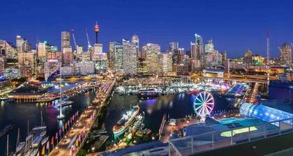 Luxury Apartment Overlooking City and Darling Harbour