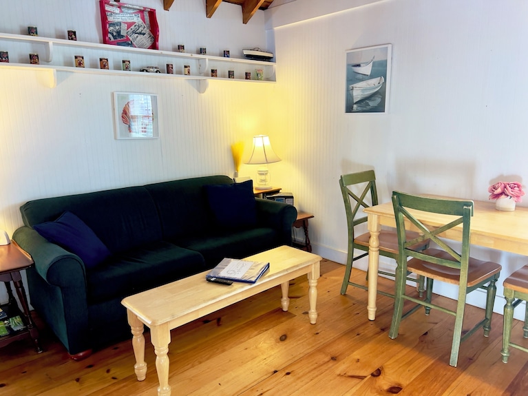 Adorable 2 Bedroom Cabin Only 50ft From Beach - Old Orchard Beach