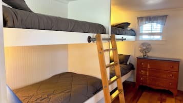 2 makuuhuonetta, silitysrauta/-lauta, ilmainen Wi-Fi, vuodevaatteet