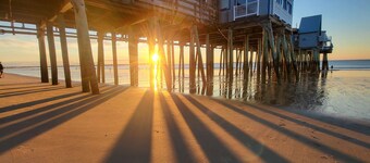 Adorable 2 bedroom cabin only 50ft from Beach