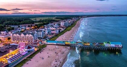 Adorable 2 bedroom cabin only 50ft from Beach
