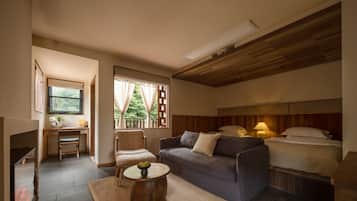 Premium bedding, minibar, desk, laptop workspace