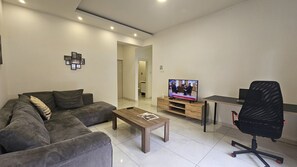 TV - STAY Finnibreeze Apartment (Larnaca)