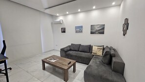 Unclassified image, 5 of 24, button