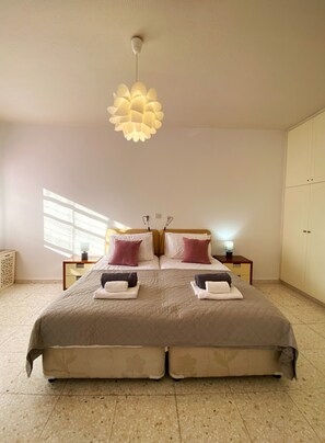 1 soverom, strykejern/-brett, wi-fi (inkludert) og sengetøy