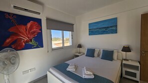 3 slaapkamers, een strijkplank/strijkijzer, gratis wifi, beddengoed
