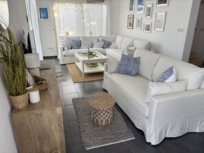 Living area - STAY Pantheon Villa (Pissouri)