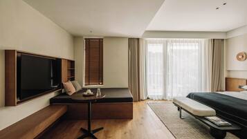 Senior Double Room | Premium bedding, desk, laptop workspace, blackout drapes