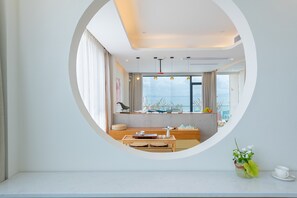 Suite Studio Luxe | Décoration personnalisée, ameublement personnalisé, bureau