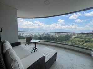 Interior - 1203 - Large Balcony with the best view in town (Medellín)
